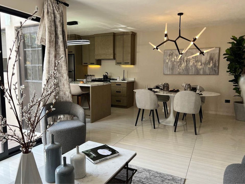 Venta De Casa (250m2) En Calle Cerrada A 10 Mins De Corazon De Santa Fe, Muy Bien Comunicado Db15-z74