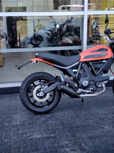 Imagen 16 de 25 de Ducati Scrambler Sixty2 - No Triumph, No Royal Enfield! Gf