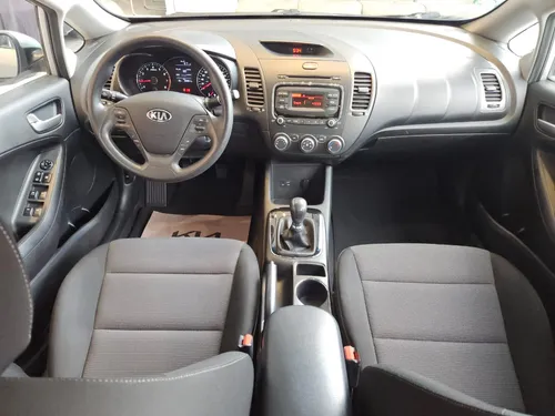 Kia Forte 2.0 L Mt