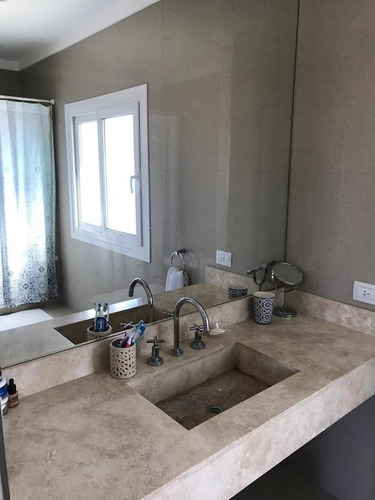 Casa En Venta De 3 Dormitorios En Barrio Privado La Comarca, Sobre Corredor Bancalari.