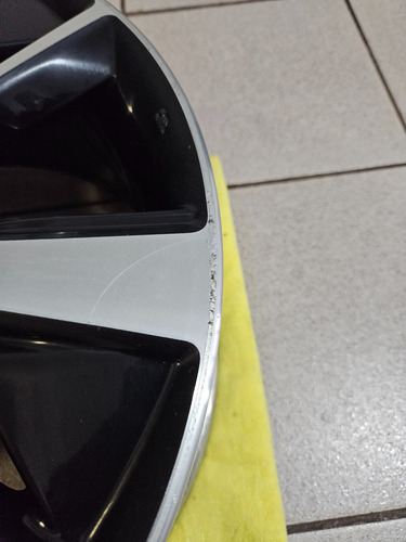 Rin 18 Original De Nissan Maxima 2020 2023. Tengo Los 4 Negro (Usado)