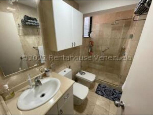 #24-23759 Elegante Apartamento En Cerro Verde
