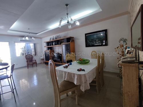 Casa En Venta Canaima Ii Guatire. 24-3741 Jt