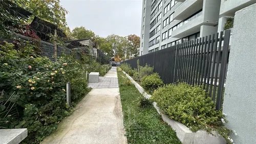 Depto En Venta 1d/1b Con Jardín Edificio Raíces,