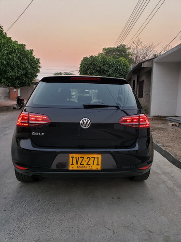 Volskwagen Golf Highline 1.6 2016 Automatico.