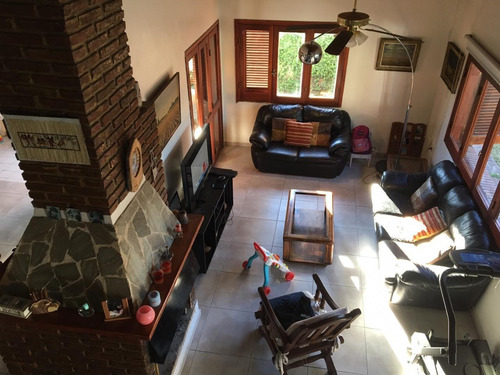 Imagen 4 de 30 de Casa En Venta En City Bell Calle 16 E/ 474 Y 476 Dacal Bienes Raices