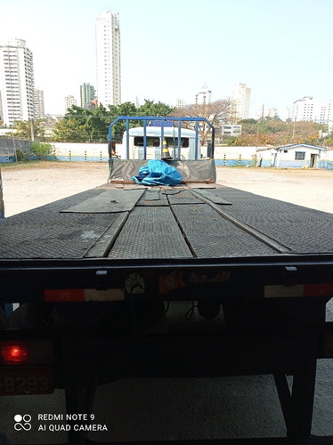 Imagem 1 de 11 de Caminhão Mercedes 2013 Truck