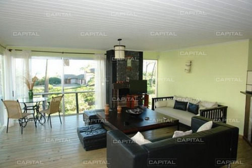 Muy Buena Casa En Montoya 5 Dormitorios- Ref: 25366