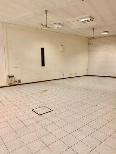 Cocucci Vende Excelente Galpón Con Oficinas
