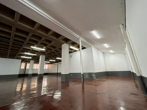 Imagen 4 de 28 de #1585 Local 320m2, Boleita Norte.