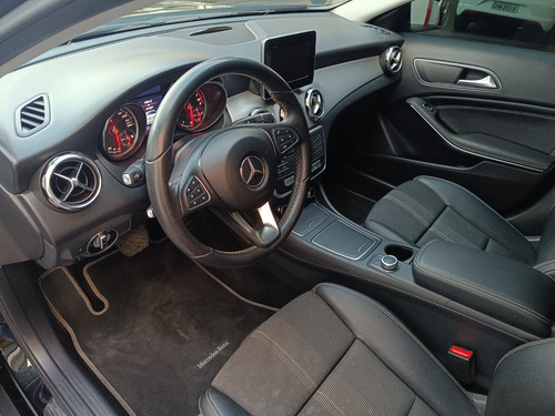 Mercedes-Benz Classe GLA 1.6 Advance Turbo Flex 5p