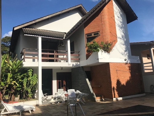 Casa À Venda Em Alphaville 05 | 360m² | 3 Suítes | Piscina | Ótima Localização - Cncl1050