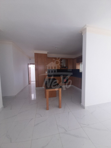 Imagen 20 de 25 de Casa Moderna De 2 Nivelesen Venta Con Terrazas Y Cocina Equipada, Santiago (jpc-221)
