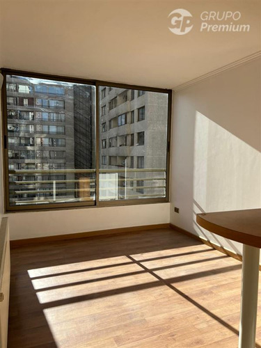 Departamento En Venta De 1 Dorm. En Santiago