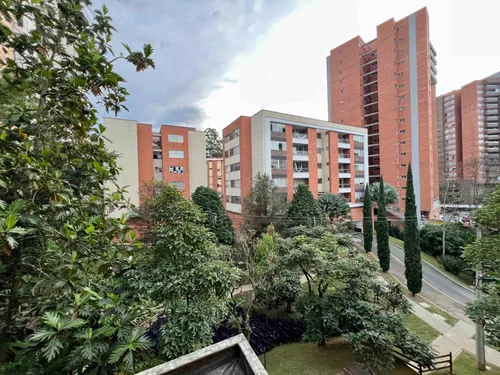 Apartamento En Venta En Loma De Las Brujas. Cod V12610