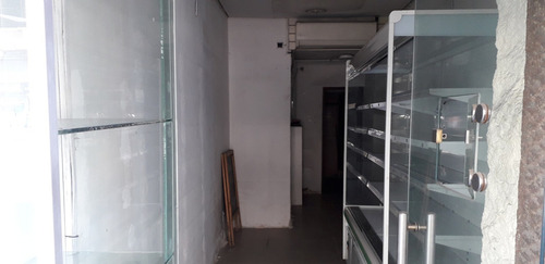 Alquilo Local Comercial Sobre 18 Alto Pasaje De Publico.