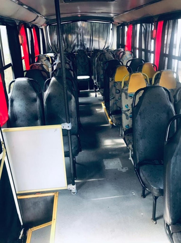 Imagem 2 de 11 de Neobus Thunder + Volksvaguen