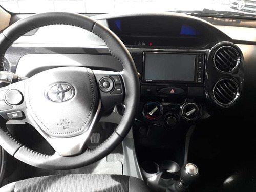 Toyota Etios Xls 6m/t 4p My21