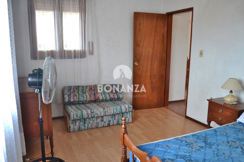 Piriápolis, Playa Hermosa. Casa En Venta A 200 Metros De La Playa. Padrón Único, 4 Dormitorios, 2 Baños