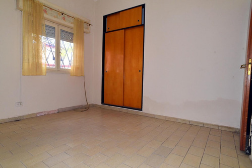 Imagen 7 de 30 de Casa 3 Ambientes Venta V Luzuriaga Parrilla Terraza Negocia