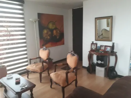 Excelente Apto Esquinero, 5 Piso, Ascensor, Unico Dueño, Como Nuevo.