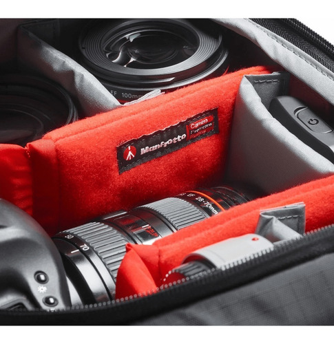 Imagem 7 de 10 de Mochila Manfrotto Pro Light Bumblebee-230 (usada)