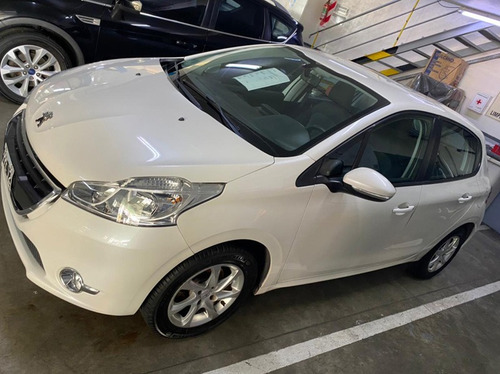 Ginza. Peugeot 208 Allure 1.5n Touchscreen 2016