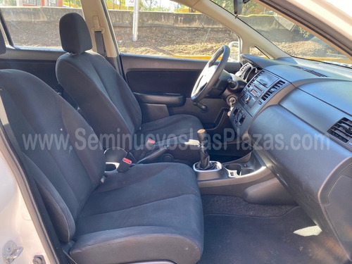 Imagen 13 de 15 de Nissan Tiida 2016 Sense Estandar Clima Excelente Estado