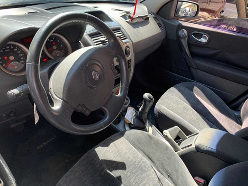 Renault Chocado Megane 2 1.6 Confort Andando Poco Choque