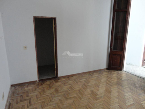 Imagen 3 de 22 de Casa La Comercial Venta 4 Dormitorios A 1 Cuadra De Arenal Grande Y Amézaga