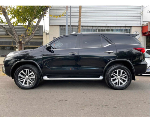 Imagen 2 de 10 de Toyota Sw4 2018 2.8 Srx 177cv 4x4 7as At