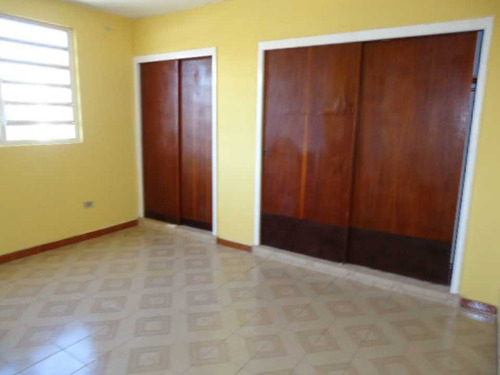 Imagen 8 de 11 de Apartamento 115 Mts2 Urb. Camoruco ,al Lado De La Cruz Roja