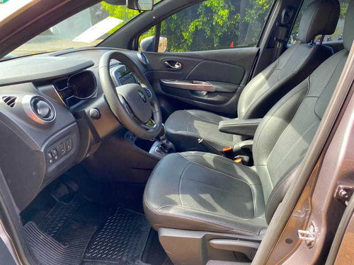 Imagem 8 de 9 de Renault Captur 1.6 Bose 2021