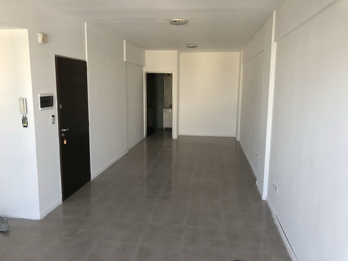Imagen 3 de 9 de Venta Monoambiente Flores