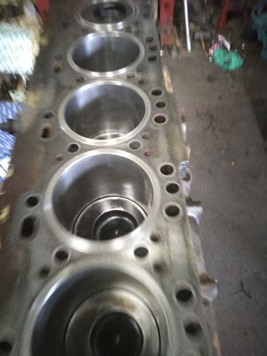 Imagem 8 de 10 de Volkswagen 14.210