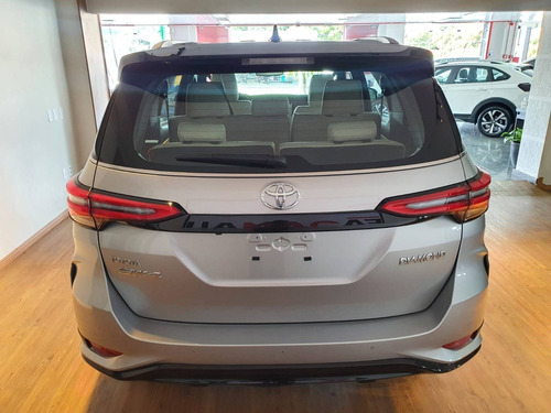 Imagem 6 de 14 de Toyota Hilux Sw4 2.8 D-4d Turbo Diesel Diamond 7l 4x4