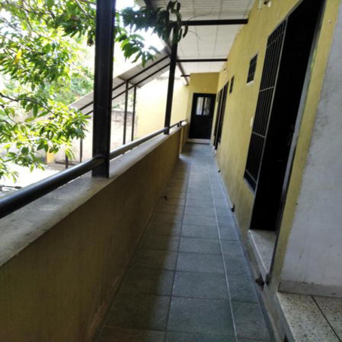Imagen 3 de 12 de Alquilo 7 Cubículos Con Baño C/u, Los Rauceos, Mbi.