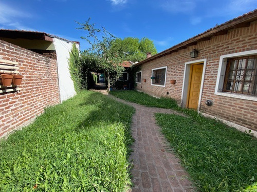 Imagen 9 de 12 de Venta- Casa De 3 Habitaciones Con Inmenso Jardin!
