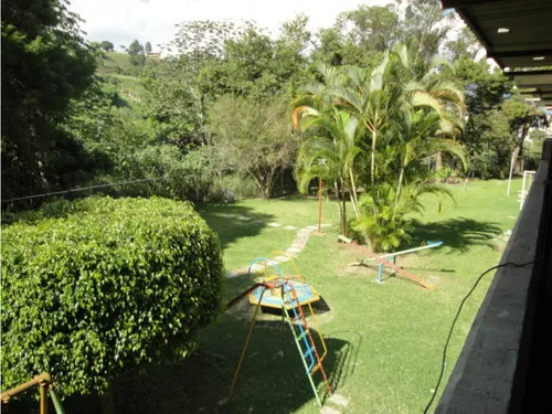 En Manzanares Oeste,se Vende