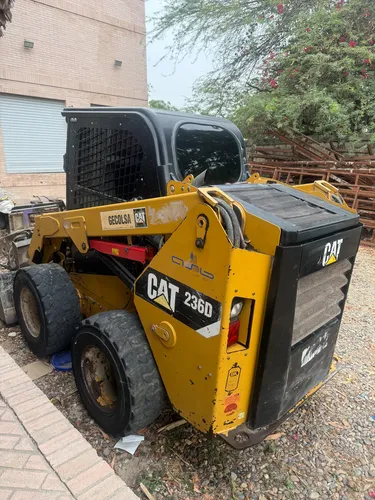 Mini Cargador Caterpillar 236d