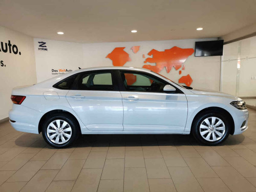 Imagen 6 de 15 de Volkswagen Jetta 2019 4p Trendline L4/1.4/t Man
