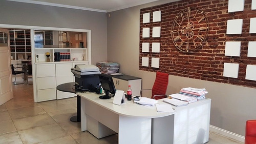 Imagen 11 de 22 de Oficina Con Recepcion Y 5 Privados. Zona Chauvin