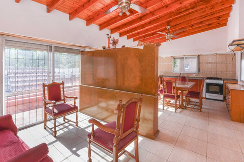 Venta Casa 5 Ambientes Con Cochera Versalles