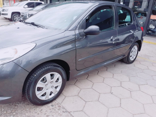 Imagen 2 de 10 de Peugeot 207 Compact 1.4 5p Allure 2016