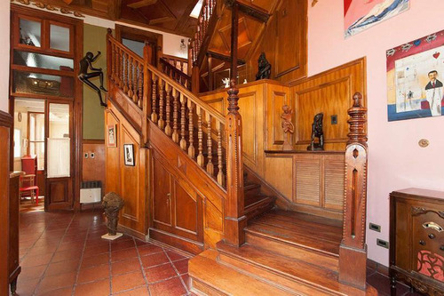 Único E Impactante Ph Antiguo Reciclado Con Patio, Terraza Y Moderno Ascensor, Se Escuchan Ofertas