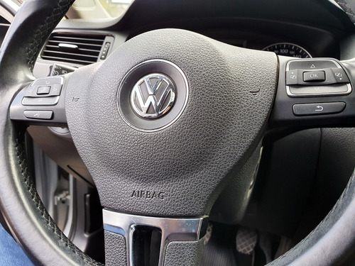 Imagen 13 de 15 de Volkswagen Vento 2.5 Luxury 170cv 2012