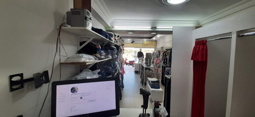 3 Locales Comerciales Más Vivienda Salida A Dos Cuadras