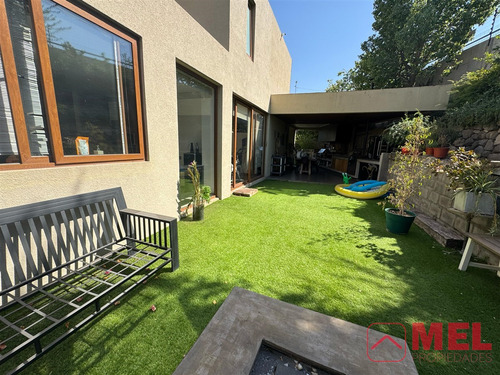 Casa En Arriendo De 5 Dorm. En Chicureo, Colina
