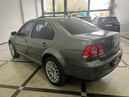Volkswagen Bora 1.8 Highline T Tiptronic Cuero 1°dueño