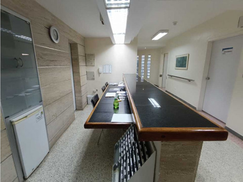 Clínica En Venta El Viñedo Om-7306944